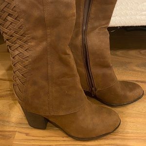 Great boots they don’t fit me anymore! Worn once.